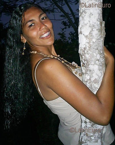 Date this pretty Brazil girl Nilvane from BARCARENA B2711
