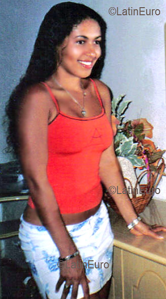 Date this fun Brazil girl Vani from CAMACAN B2782