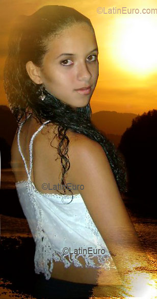 Date this pretty Brazil girl Eliane from CARATINGA B2806