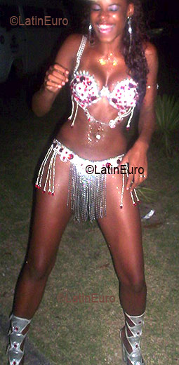 Date this happy Brazil girl Adelaide from ESPIRITO SANTO B2807