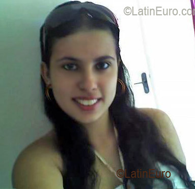 Date this attractive Brazil girl Layra from SAO JOSE DO RIO PRETO B2814