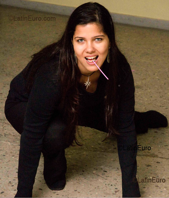 Date this stunning Brazil girl Juliana from NITEROI B2867