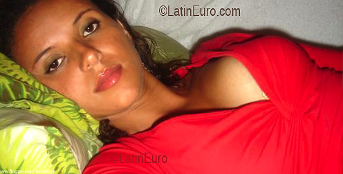 Date this nice looking Brazil girl Elisangela from IPORA B3097