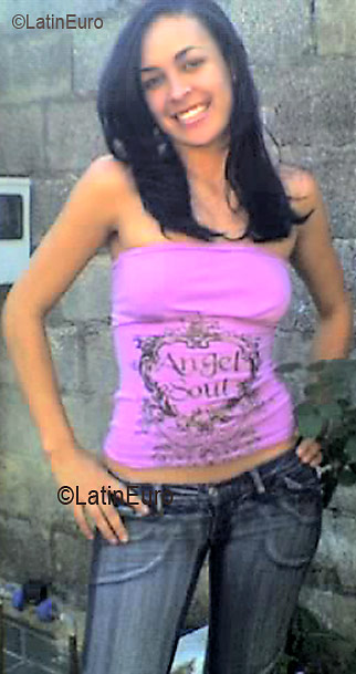 Date this delightful Brazil girl Fabiana from BELO HORIZONTE B3117