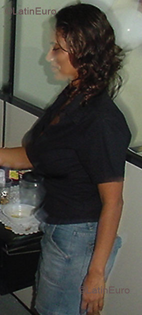 Date this good-looking Brazil girl Luciana from  B3135