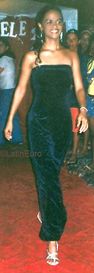 Date this young Brazil girl Daianne from  B3200