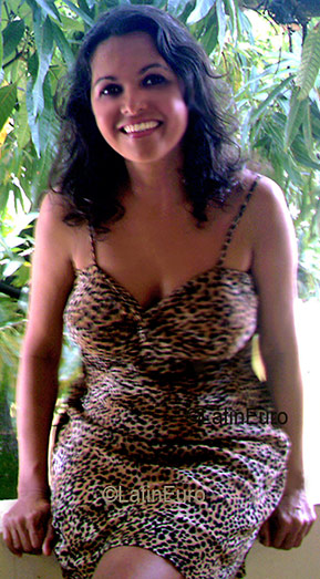 Date this georgeous Brazil girl Maria from RECIFE B3206