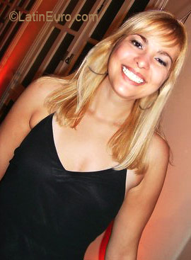 Date this nice looking Brazil girl Nadieje from BELO HORIZONTE B3211