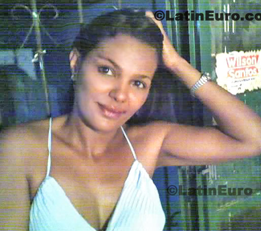 Date this hot Brazil girl Sheila from Cuiaba B321