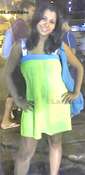 Date this stunning Brazil girl Lueide from Salvador B324