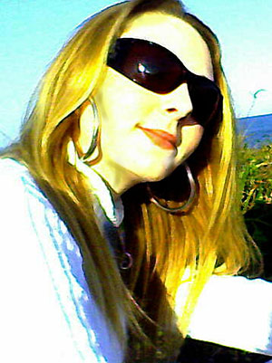 Date this beautiful Brazil girl Fabiana from GUARATUBA B3277