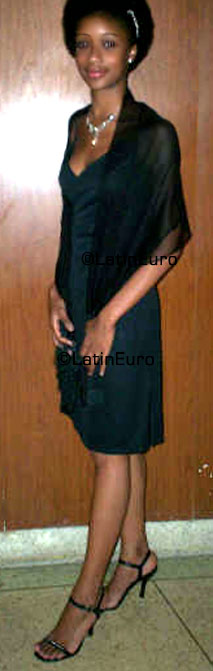 Date this voluptuous Brazil girl Thais from SAO PAULO B3379