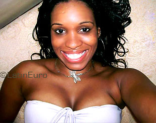 Date this charming Brazil girl Isabelle from RIO DE JANEIRO B3415