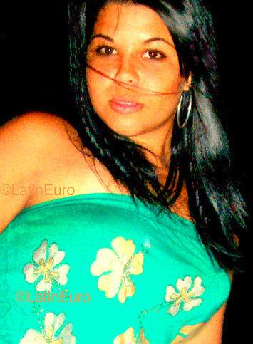 Date this hot Brazil girl Raquel from IPATINGA B3723