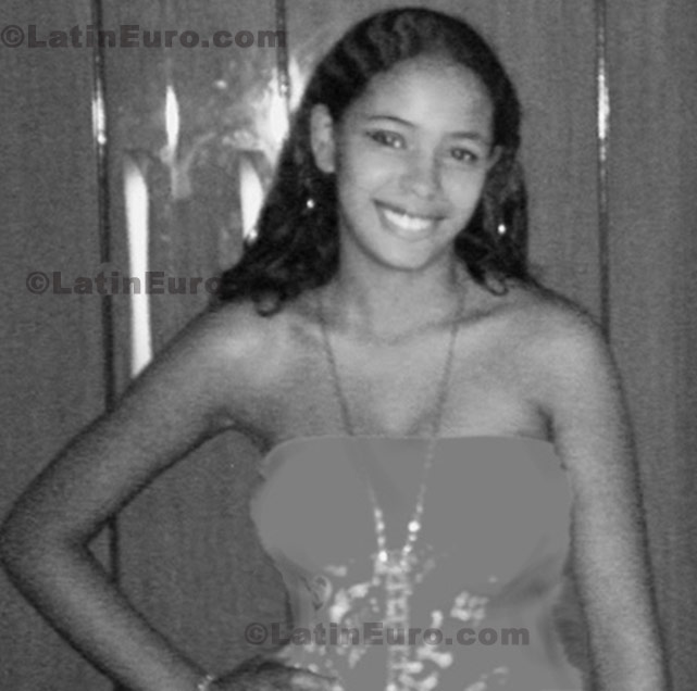 Date this sensual Brazil girl Stefani from Igaracu Do Tiete B392