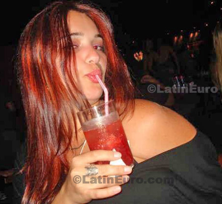 Date this attractive Brazil girl Deniane from Vitoria B4