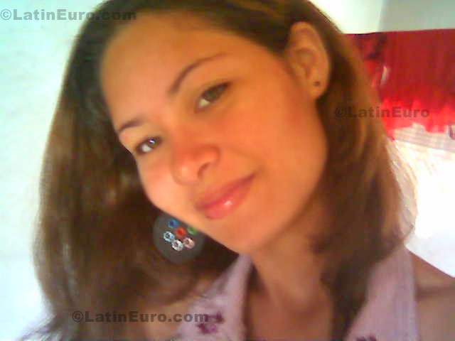 Date this passionate Brazil girl Thyanne from Teresina B474