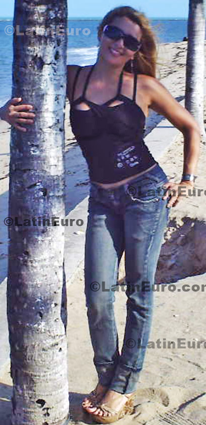 Date this beautiful Brazil girl Simone from Porto Seguro B499