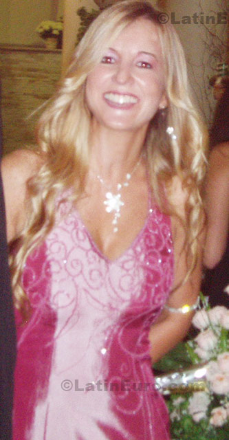 Date this stunning Brazil girl Regiane from Santo Andre B507