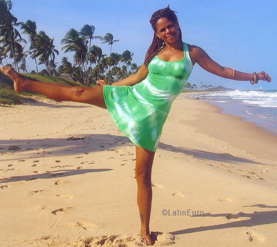 Date this foxy Brazil girl Renata from SALVADOR B5348