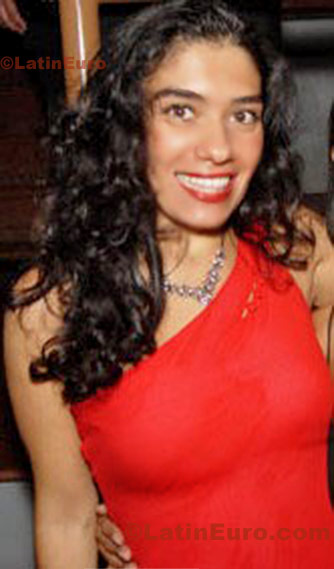 Date this voluptuous Brazil girl Luciana from Sao Paulo B547