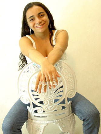 Date this happy Brazil girl Jessica from SANTOS B5695