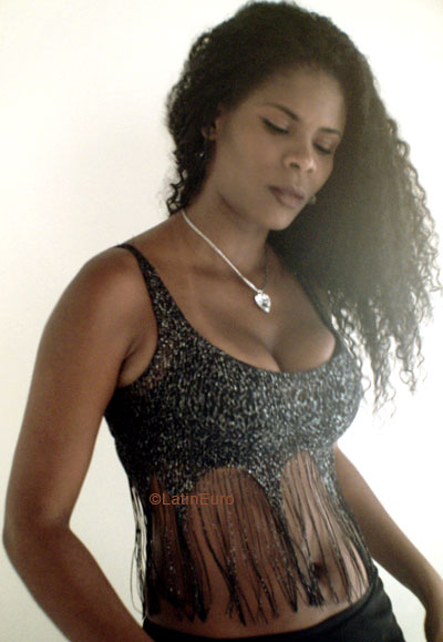 Date this athletic Brazil girl Carmen from SALVADOR B5944