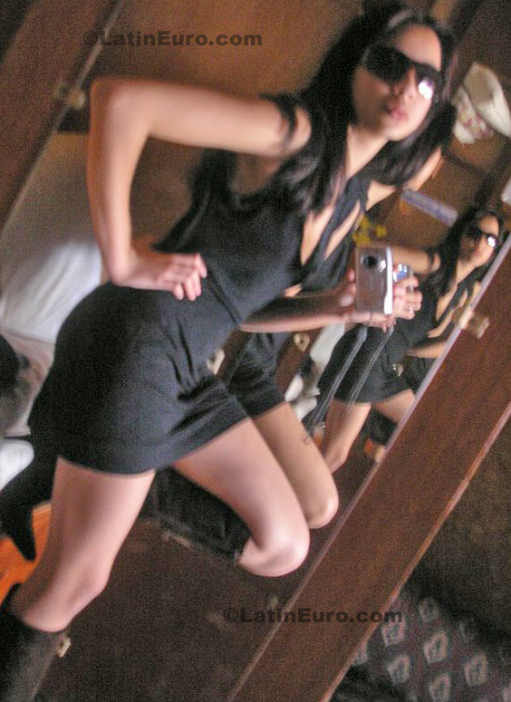Date this sensual Brazil girl Queila from Sao Paulo B634