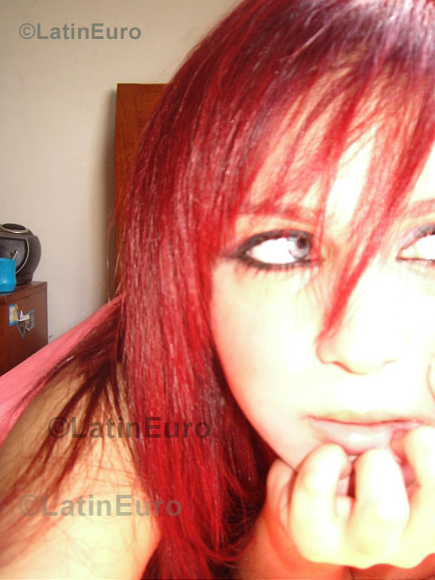 Date this stunning Brazil girl Aline from Belo Horoizonte B700