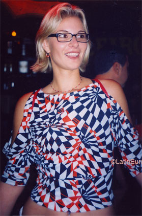 Date this georgeous Brazil girl Simone from CARDEAL B7242