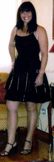 Date this happy Brazil girl Gecy from CURITIBA B8717