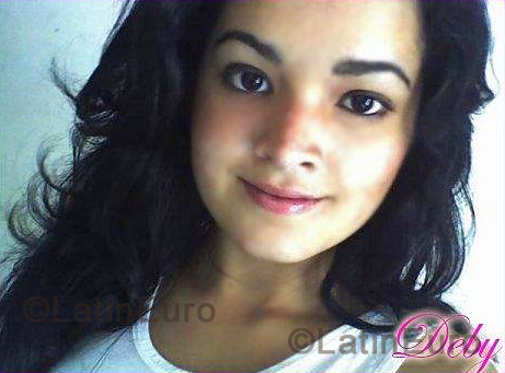 Date this nice looking Brazil girl Deborah from Belem B913