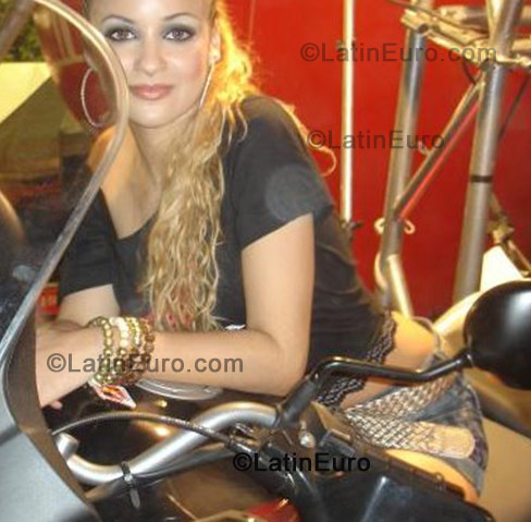 Date this beautiful Brazil girl Elainy from Caruaru B930