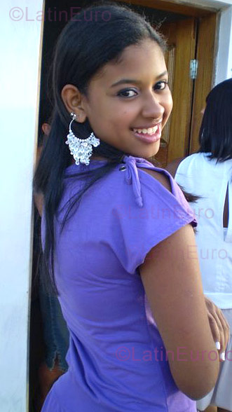 Date this delightful Brazil girl Indaiara from Vitoria da Conquista B941