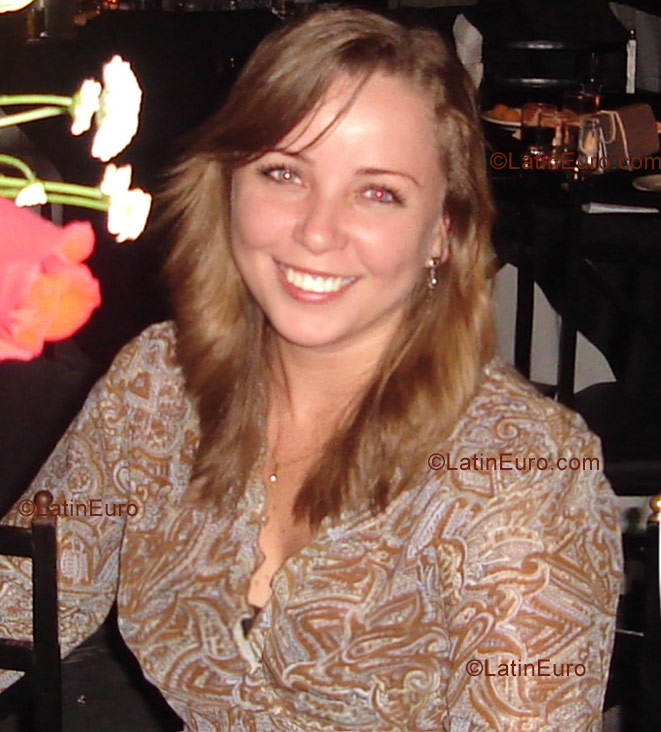 Date this lovely Brazil girl Adriana from Sao Paulo B983