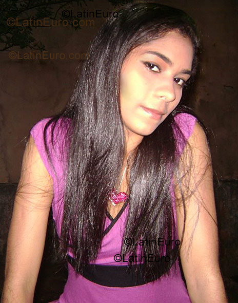 Date this tall Brazil girl Vanessa from Salvador B990