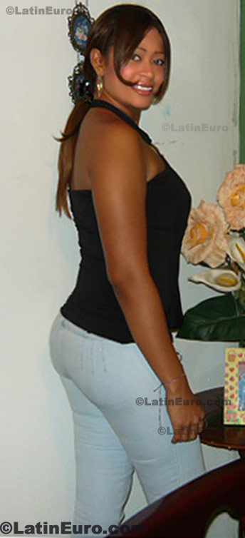 Date this gorgeous Colombia girl Sandra from  C8320