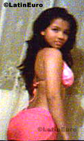 Date this gorgeous Colombia girl Claudia from Medellin C8461
