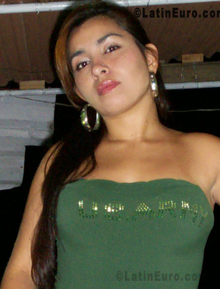 Date this hot Colombia girl Jennyfer from Pereira C8496
