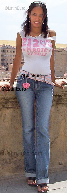 Date this lovely Dominican Republic girl Gloria from Barahona N-1458