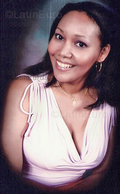 Date this stunning Honduras girl Maria from San Pedro Sula N-395