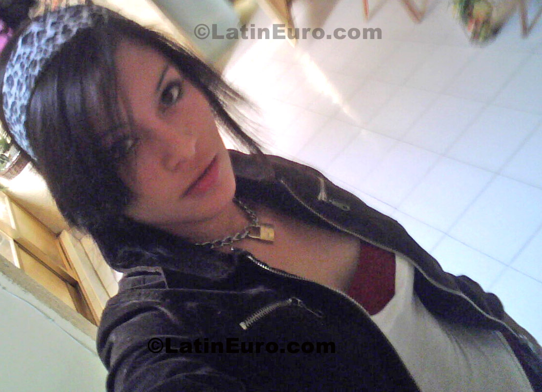 Date this sultry Mexico girl Alejandra from Valle De Santiago N-867