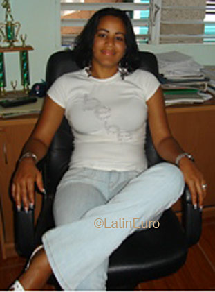 Date this funny Dominican Republic girl Denisse from Santo Domingo N1246