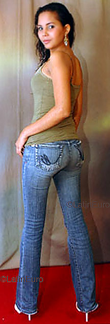 Date this hot Dominican Republic girl Cecilia from La Vega N1250