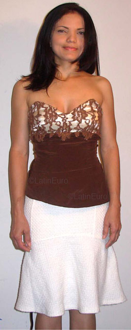 Date this attractive Venezuela girl Ana from  N1258