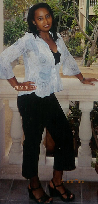 Date this happy Spain girl Berenice from  N2041