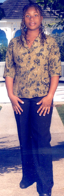 Date this happy Jamaica girl Nasheewi from Kingston N2288