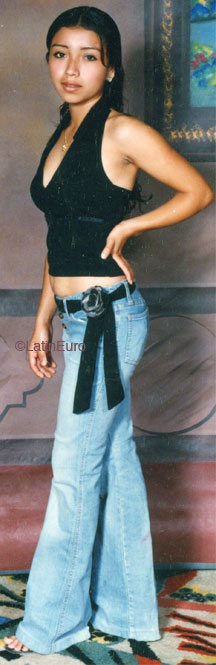 Date this foxy Honduras girl Maria from Yoro N2470