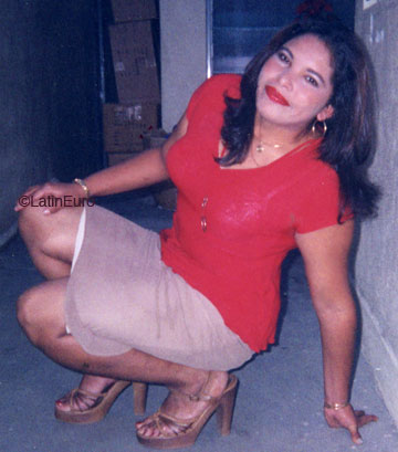 Date this sultry Honduras girl Carmen from Danli N2554