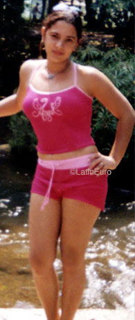 Date this sultry Honduras girl Bessy from  N3411
